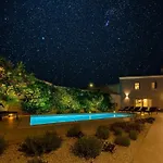 Villa Latini - Ideal For A Family Vacation. Heated Pool. Local Breakfast Optional Available