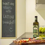 Villa Latini - Ideal For A Family Vacation. Heated Pool. Local Breakfast Optional Available Svetvinčenat