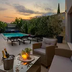 Villa Latini - Ideal For A Family Vacation. Heated Pool. Local Breakfast Optional Available