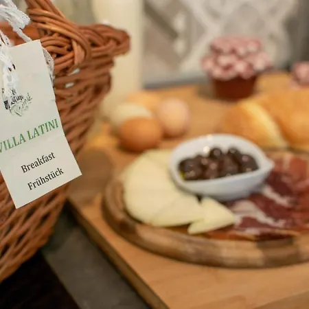 Latini - Ideal For A Family Vacation. Heated Pool. Local Breakfast Optional Available * Svetvincenat