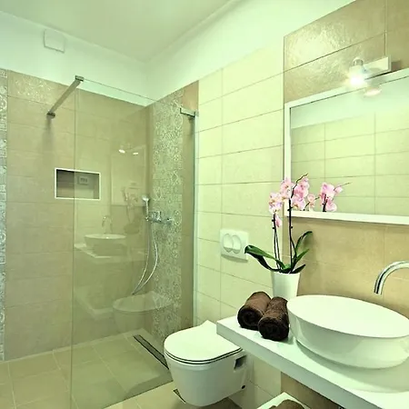 Latini - Ideal For A Family Vacation. Heated Pool. Local Breakfast Optional Available Villa Svetvincenat