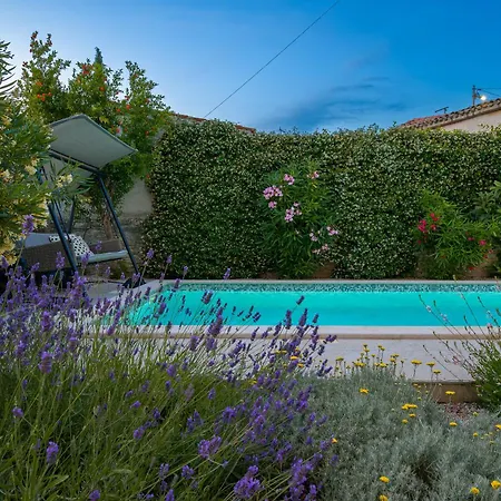 Latini - Ideal For A Family Vacation. Heated Pool. Local Breakfast Optional Available Villa